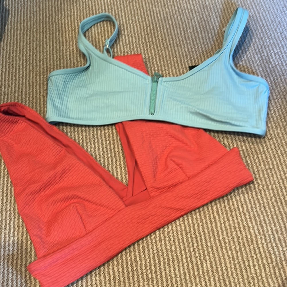 2 NWT TAVIK swim tops size large - Picture 8 of 8